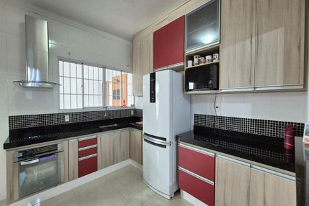 Casa à venda com 281m², 3 quartos e 2 vagasCozinha 