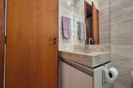 Casa à venda com 281m², 3 quartos e 2 vagasBanheiro