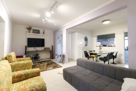 Casa à venda com 250m², 2 quartos e 3 vagas Casa à venda com 250m², 2 quartos e 3 vagasSala