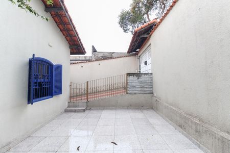 Casa à venda com 250m², 2 quartos e 3 vagas Casa à venda com 250m², 2 quartos e 3 vagasQuintal