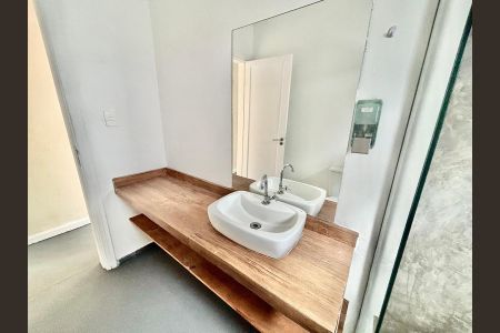 Casa para alugar com 140m², 3 quartos e 2 vagas Casa para alugar com 140m², 3 quartos e 2 vagasBanheiro