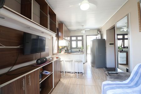 Sala e Cozinha de casa à venda com 2 quartos, 43m² em São José, Canoas