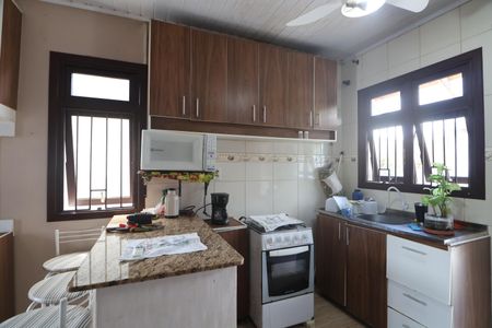 Sala e Cozinha de casa à venda com 2 quartos, 43m² em São José, Canoas