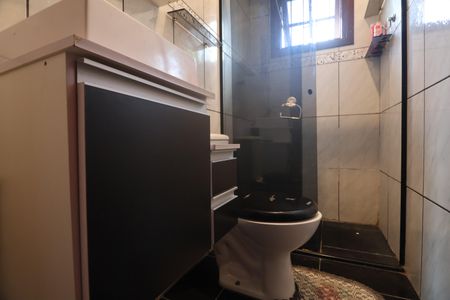 Banheiro de casa à venda com 2 quartos, 43m² em São José, Canoas