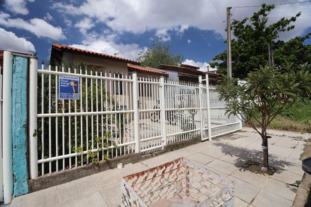 Casa à venda com 43m², 2 quartos e 2 vagasFachada e placa