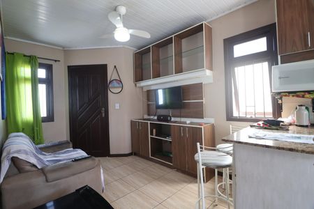 Casa à venda com 43m², 2 quartos e 2 vagasSala e Cozinha