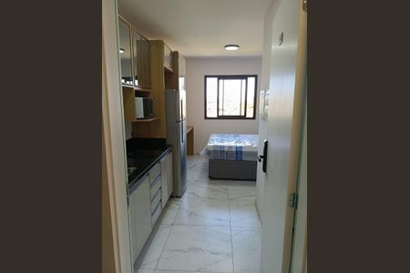 Quarto de kitnet/studio para alugar com 1 quarto, 17m² em Novo Mundo, Curitiba