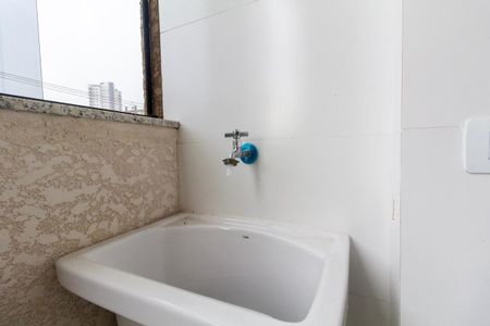 Apartamento à venda com 46m², 2 quartos e sem vaga Apartamento à venda com 46m², 2 quartos e sem vagaÁrea de serviço e varanda