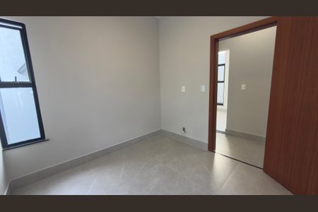 Casa à venda com 219m², 3 quartos e 2 vagas