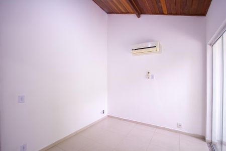 Casa de condomínio para alugar com 110m², 3 quartos e 2 vagasSuíte