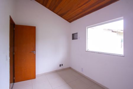 Quarto 1 de casa de condomínio para alugar com 3 quartos, 110m² em Maria Paula, São Gonçalo