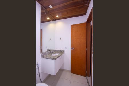 Casa de condomínio para alugar com 110m², 3 quartos e 2 vagasBanheiro da Suíte