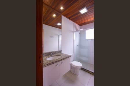 Casa de condomínio para alugar com 110m², 3 quartos e 2 vagasBanheiro Social