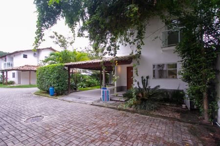 Casa de condomínio para alugar com 110m², 3 quartos e 2 vagasFachada