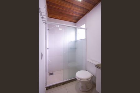 Casa de condomínio para alugar com 110m², 3 quartos e 2 vagasBanheiro da Suíte