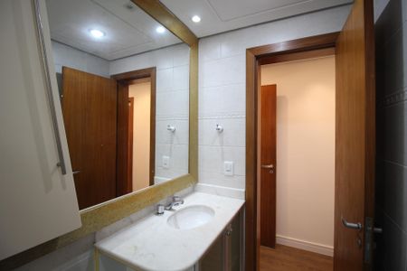 Apartamento à venda com 117m², 4 quartos e 2 vagasBanheiro