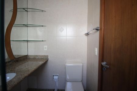 Apartamento à venda com 117m², 4 quartos e 2 vagasBanheiro da Suíte 1