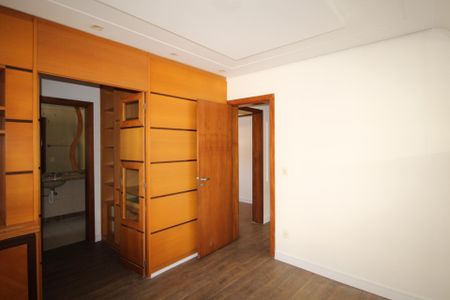 Apartamento à venda com 117m², 4 quartos e 2 vagasSuíte 1