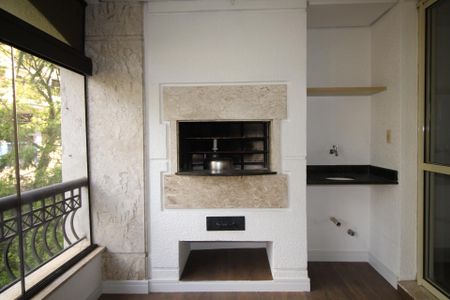 Apartamento à venda com 117m², 4 quartos e 2 vagasChurrasqueira