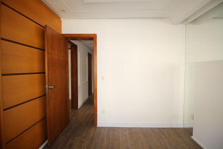 Apartamento à venda com 117m², 4 quartos e 2 vagasSuíte 1