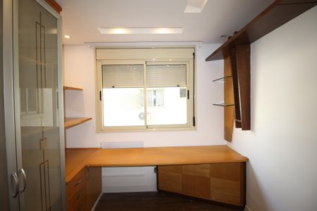 Apartamento à venda com 117m², 4 quartos e 2 vagasQuarto 2