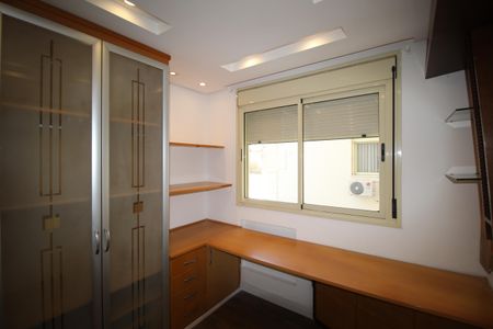 Apartamento à venda com 117m², 4 quartos e 2 vagasQuarto 2