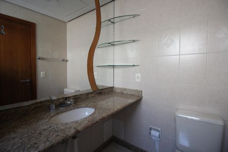 Apartamento à venda com 117m², 4 quartos e 2 vagasBanheiro da Suíte 1