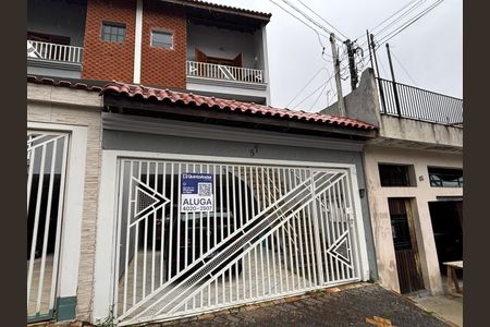 Casa para alugar com 350m², 3 quartos e 3 vagas Casa para alugar com 350m², 3 quartos e 3 vagasFachada