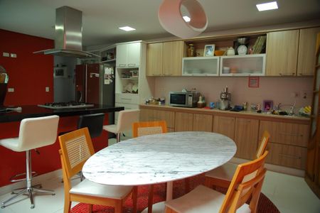 Casa para alugar com 350m², 3 quartos e 3 vagasCopa/Cozinha 