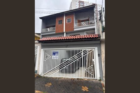 Casa para alugar com 350m², 3 quartos e 3 vagas Casa para alugar com 350m², 3 quartos e 3 vagasFachada