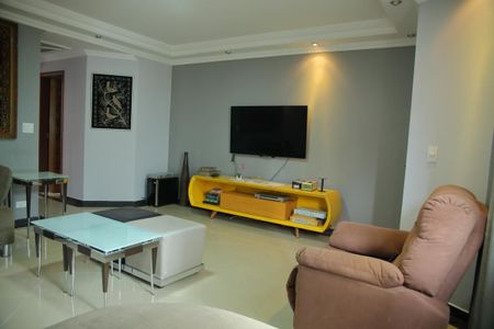 Casa para alugar com 350m², 3 quartos e 3 vagasSala