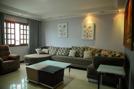 Casa para alugar com 350m², 3 quartos e 3 vagasSala