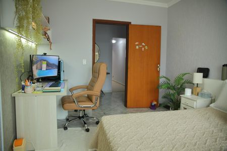 Casa para alugar com 350m², 3 quartos e 3 vagasSuíte 2 