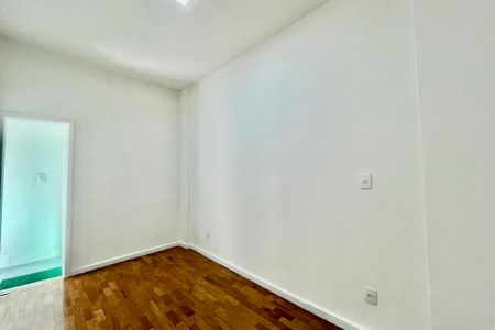 Sala  de apartamento à venda com 1 quarto, 32m² em Leme, Rio de Janeiro
