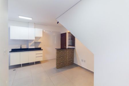 Sala de casa de condomínio para alugar com 2 quartos, 52m² em Vila Ema, São Paulo