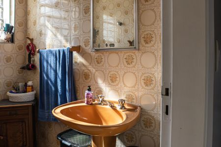 Casa à venda com 125m², 3 quartos e 2 vagas Casa à venda com 125m², 3 quartos e 2 vagasBanheiro 1
