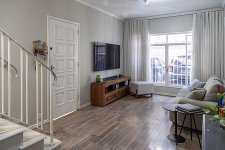 Casa à venda com 125m², 3 quartos e 2 vagas Casa à venda com 125m², 3 quartos e 2 vagasSala