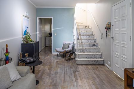 Casa à venda com 125m², 3 quartos e 2 vagas Casa à venda com 125m², 3 quartos e 2 vagasSala