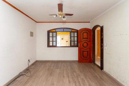 Casa para alugar com 150m², 3 quartos e 2 vagasSala