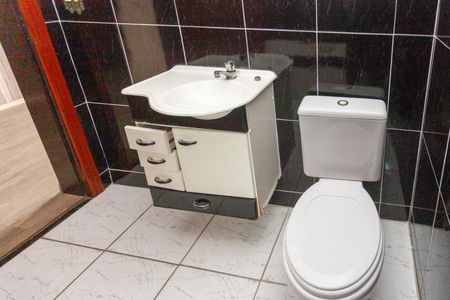 Casa para alugar com 150m², 3 quartos e 2 vagasBanheiro da Suíte