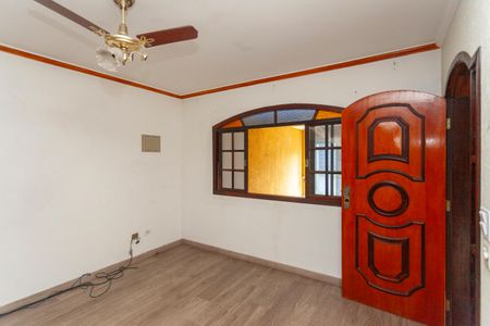 Casa para alugar com 150m², 3 quartos e 2 vagasSala