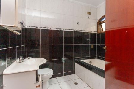 Casa para alugar com 150m², 3 quartos e 2 vagasBanheiro da Suíte