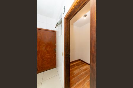 Apartamento à venda com 158m², 3 quartos e 2 vagas Apartamento à venda com 158m², 3 quartos e 2 vagasQuarto de Serviço