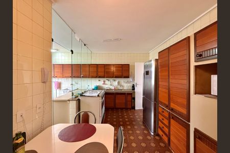 Apartamento para alugar com 167m², 4 quartos e 2 vagasCozinha