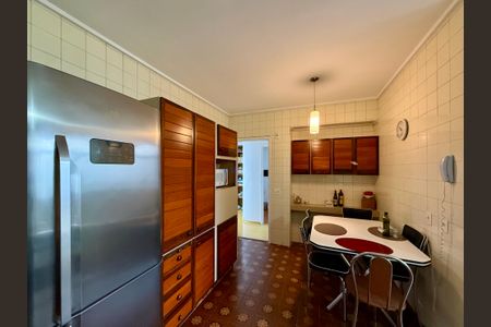 Apartamento para alugar com 167m², 4 quartos e 2 vagasCozinha