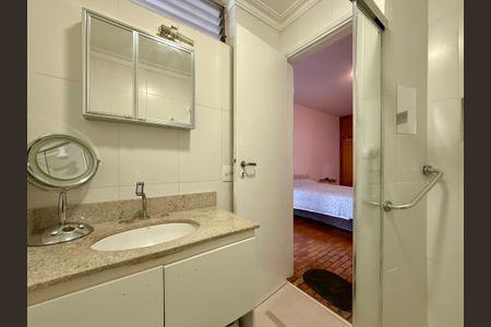 Apartamento para alugar com 167m², 4 quartos e 2 vagasBanheiro Suíte