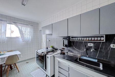 Apartamento à venda com 120m², 3 quartos e 1 vaga Apartamento à venda com 120m², 3 quartos e 1 vagaCozinha