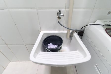 Casa de condomínio à venda com 64m², 2 quartos e 1 vagaÁrea de Serviço