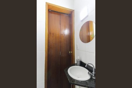 Casa de condomínio à venda com 64m², 2 quartos e 1 vagaLavabo