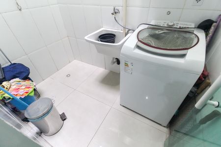 Casa de condomínio à venda com 64m², 2 quartos e 1 vagaÁrea de Serviço